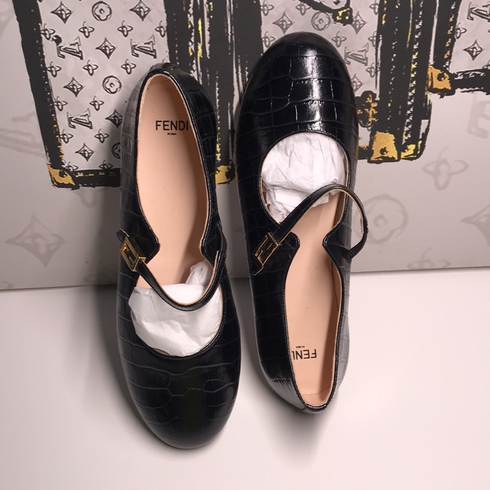 New Authentic FENDI Kids Croc-Embossed Leather Mary Jane Shoes Size: 36